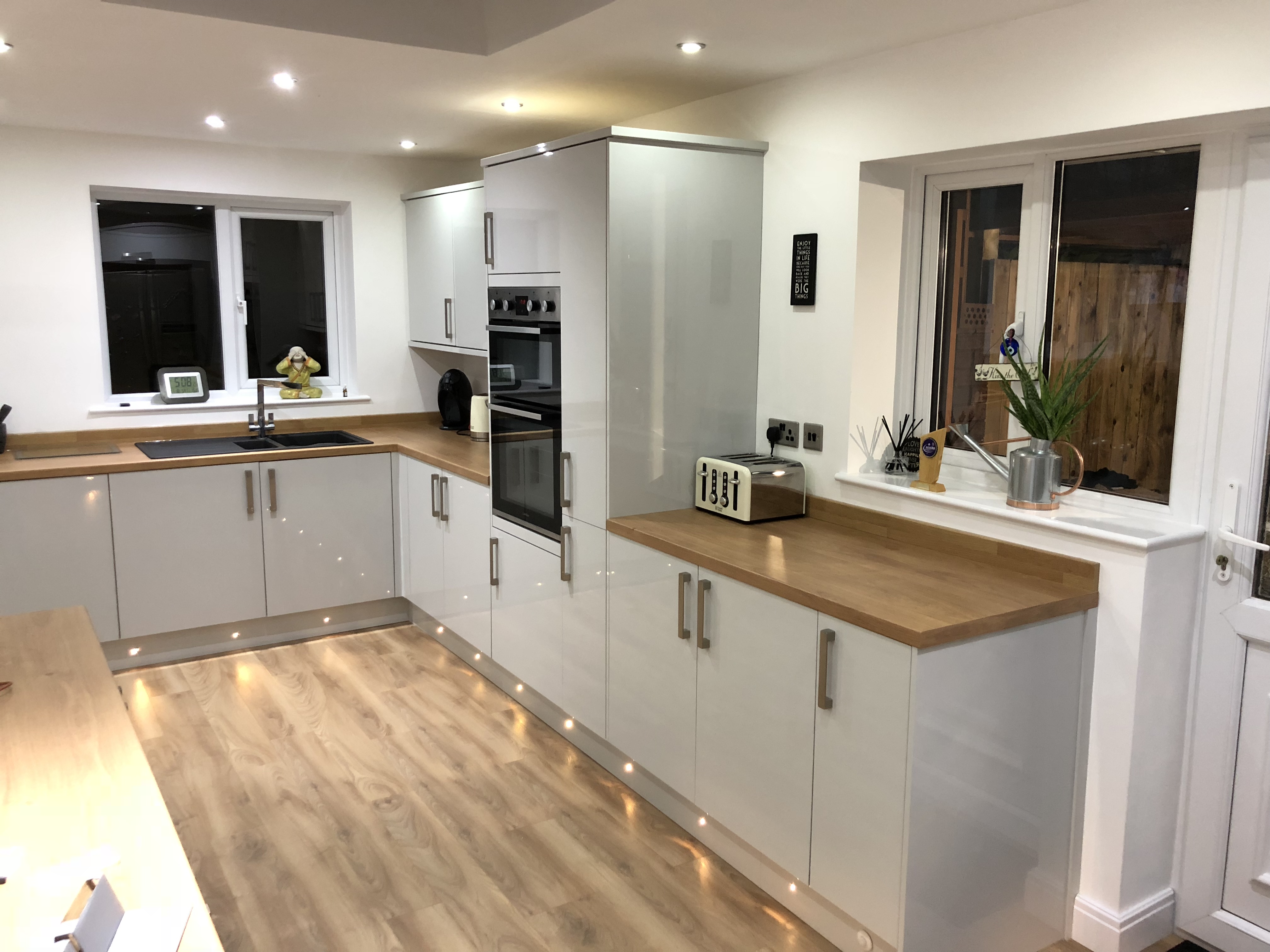 fitted kitchen design uk